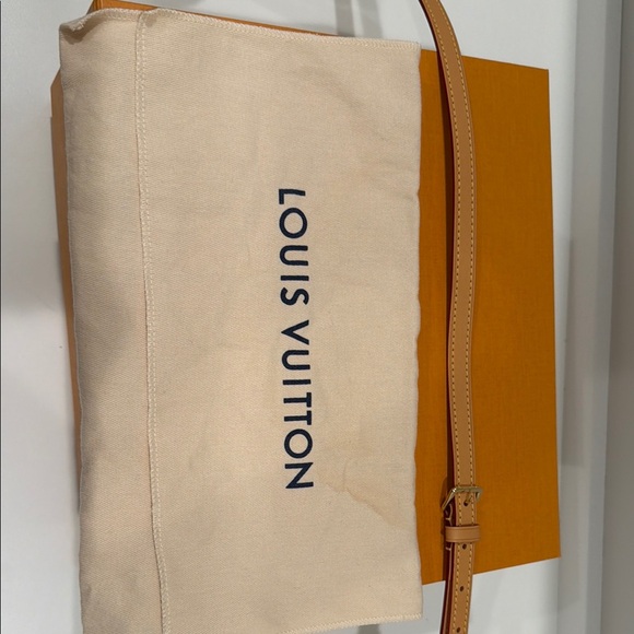 Louis Vuitton Mini Bag in Brown Monogram - Picture 7 of 11